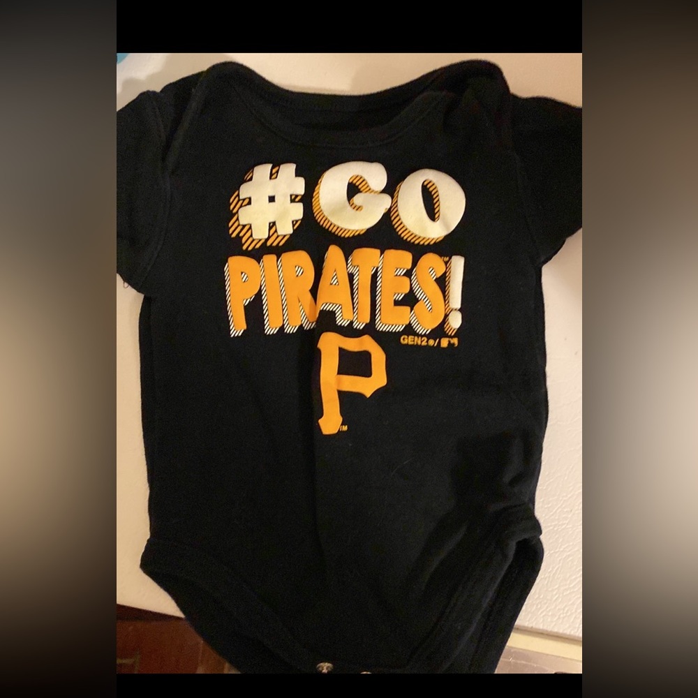 Unisex pirate onsies 12-18 months